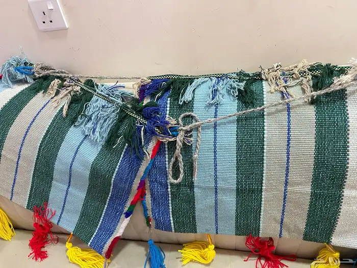 شغل يدوي صوره الملك وبيز تراث وحجل حصان 1