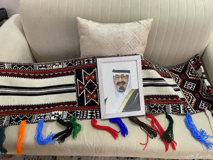 شغل يدوي صوره الملك وبيز تراث وحجل حصان 3