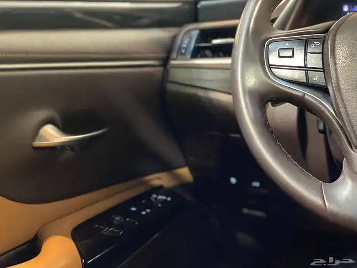 لكزس ES300h 2021 ( هايبرد ) بحالة ممتازة 24