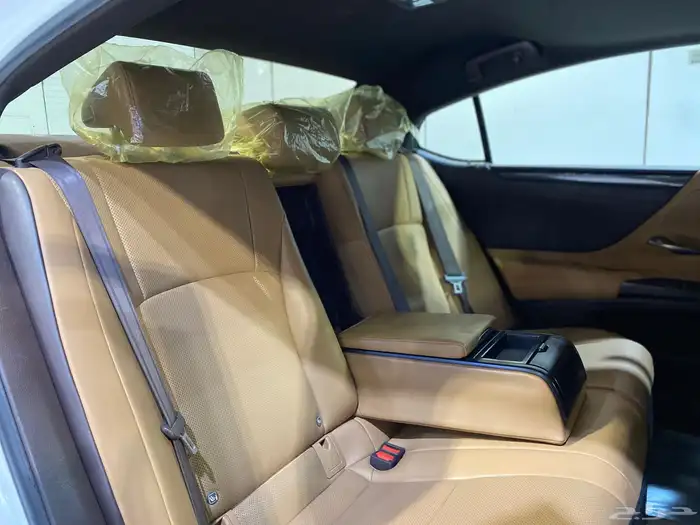 لكزس ES300h 2021 ( هايبرد ) بحالة ممتازة 18