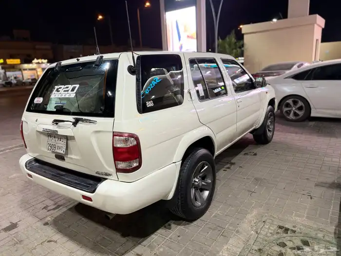 باثفندر 2005 ابيض للبيع 4