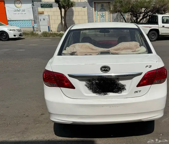 للبيع بي واي دي F3 2