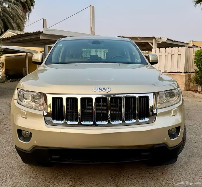 جراند شيروكي مخزن و مصين و نظيف 5