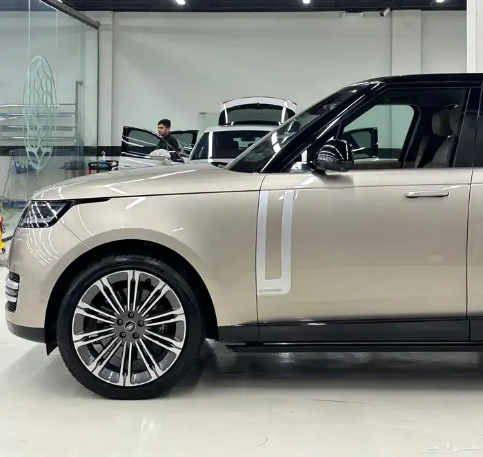 رنج روفر اوتوبيوجرفي 2023 4