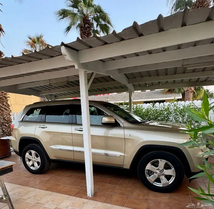 جراند شيروكي مخزن و مصين و نظيف 33