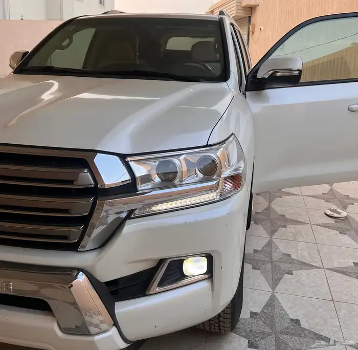 نوع المركبه لاندكروزر - بنزين 6 سلندر 8