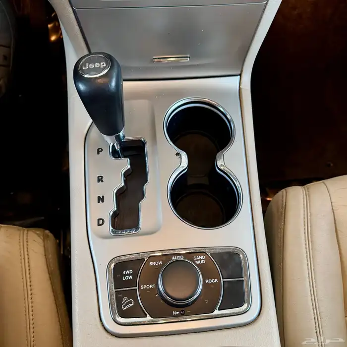 جراند شيروكي مخزن و مصين و نظيف 31