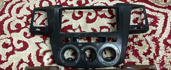 ديكور مسجل حق هايلوكس أسود و درج حق هايلوكس تحت 1