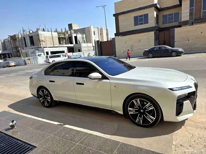 بي ام دبليو 2024 735 كت ام للبيع 7