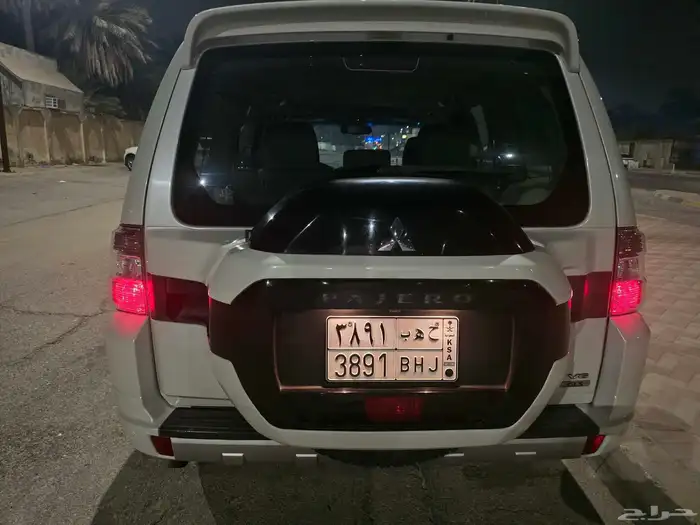 باجيرو فل كامل 3500 موديل 2016 ماشي 261 ألف 3