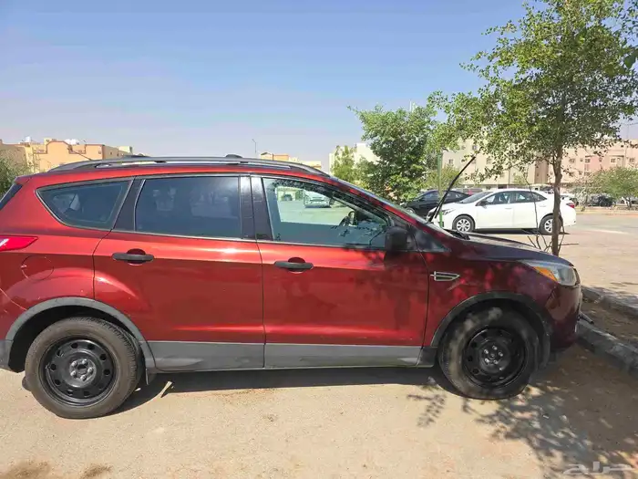 Ford Escape 2014   2.5L Engine   Excellent Condition 6