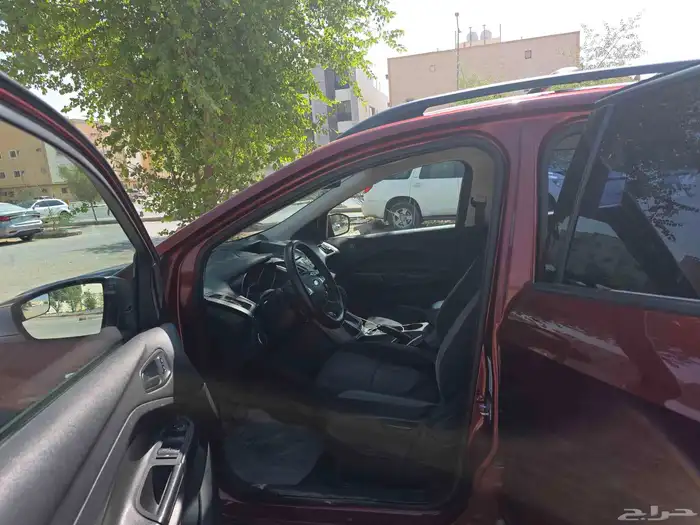 Ford Escape 2014   2.5L Engine   Excellent Condition 3