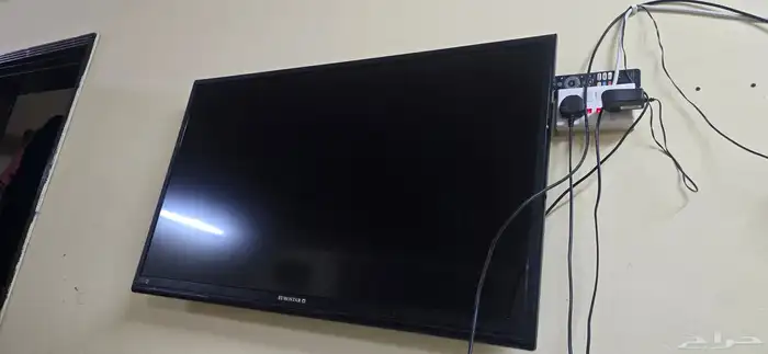 شاشات 2وحده 32 والثانيه 50بوصه 1