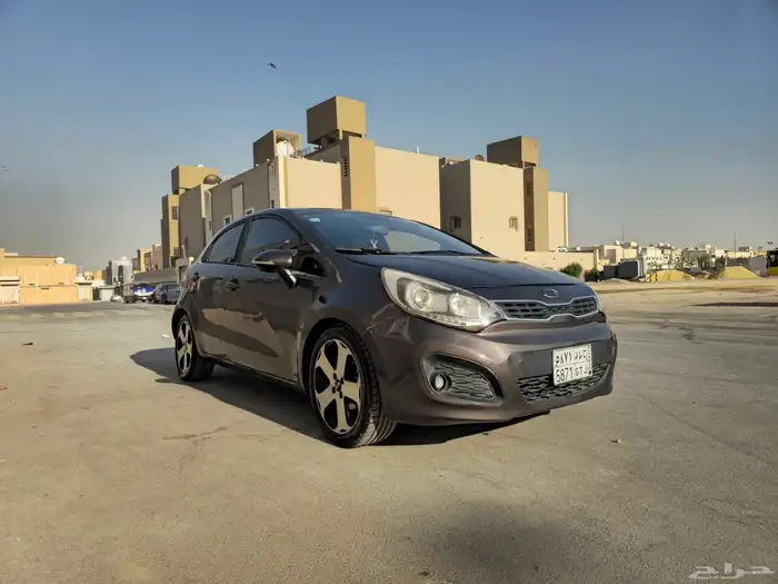 كيا ريو هاشباك 2015 9