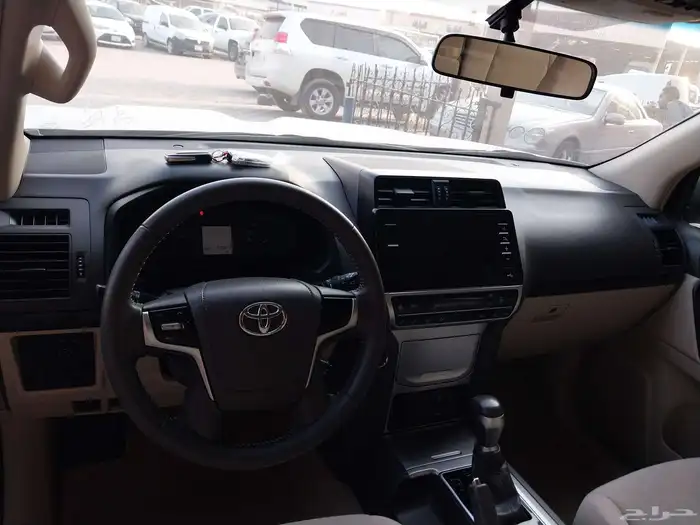 للبيع تويوتا برادو لون ابيض 2023 5