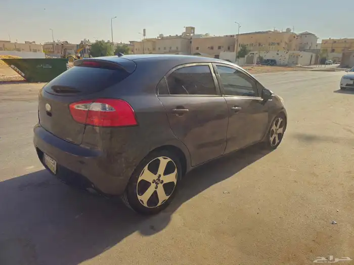 كيا ريو هاشباك 2015 7