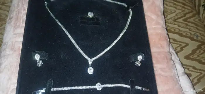 طقم مجوهرات مرصع ب الزريكون 2