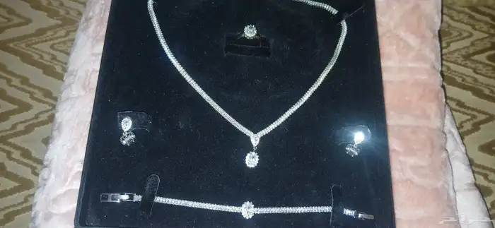 طقم مجوهرات مرصع ب الزريكون 0