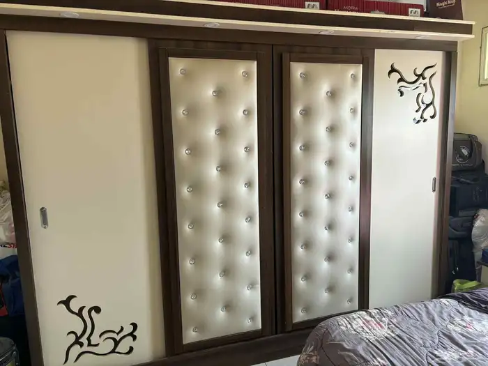 الاغراض للبيع.. ممنوع دخول التجار .. موجودين في أحد رفيده 1