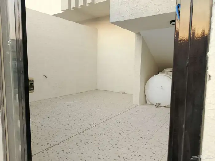 للبيع شقه دوبلكس حي بدر جديده بالدمام مخطط 91 ب 6 غرف وصاله 1