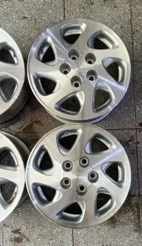 جنوط كامري2000 مستعمل أصلي وكالة 1