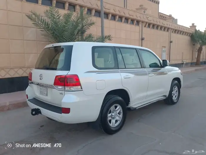 تويوتا لاندكروزر 2016 GXR فل كامل هدد للبيع 8