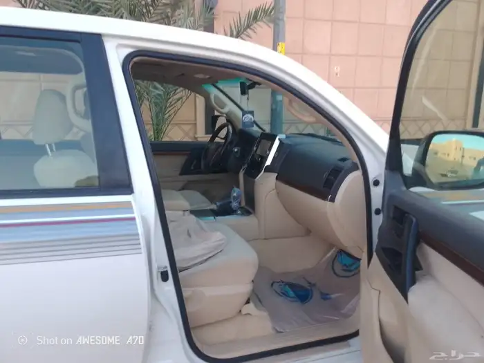 تويوتا لاندكروزر 2016 GXR فل كامل هدد للبيع 17