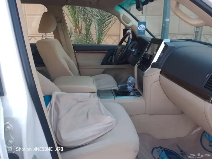 تويوتا لاندكروزر 2016 GXR فل كامل هدد للبيع 16