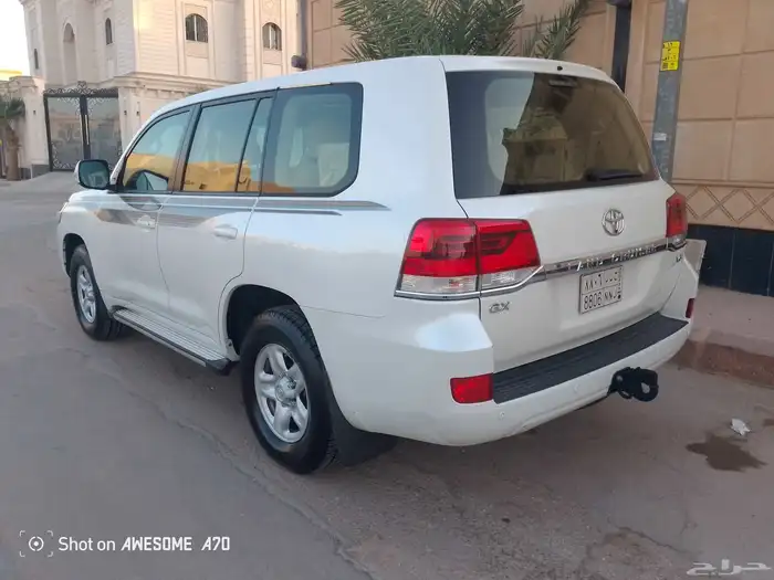 تويوتا لاندكروزر 2016 GXR فل كامل هدد للبيع 3