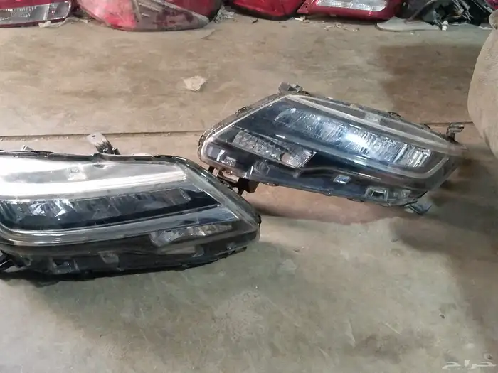 يوجد لدينا شمعات وصدام وابواب وكبوت جميع اغراض الراش 1