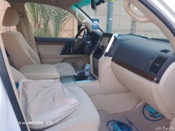 تويوتا لاندكروزر 2016 GXR فل كامل هدد للبيع 15