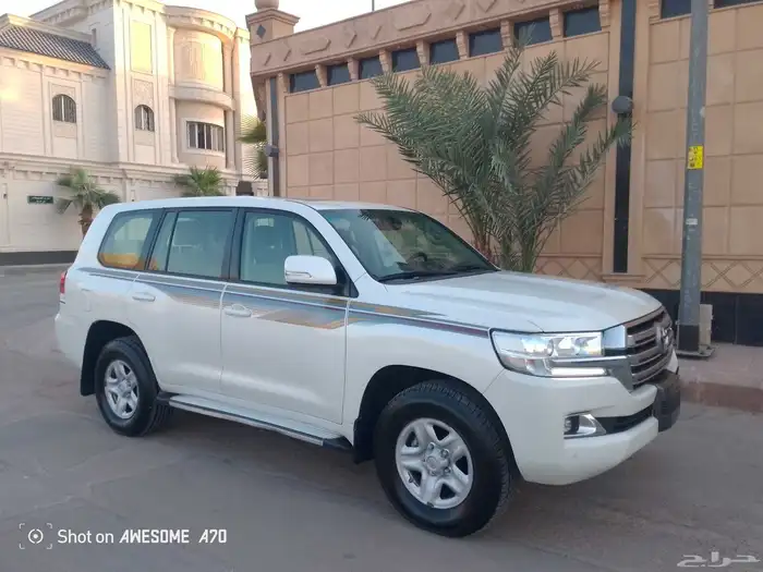 تويوتا لاندكروزر 2016 GXR فل كامل هدد للبيع 5