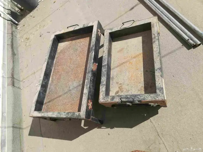 منقل او مناقل متحركة وثابته و2 منها سحاب للي عنده مشب 4