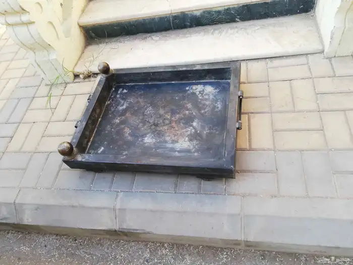 منقل او مناقل متحركة وثابته و2 منها سحاب للي عنده مشب 8