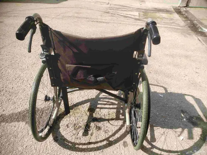 كرسي متحرك لذوي الاحتياجات المنيوم خفيف وعريض يحتاج غسيل 1