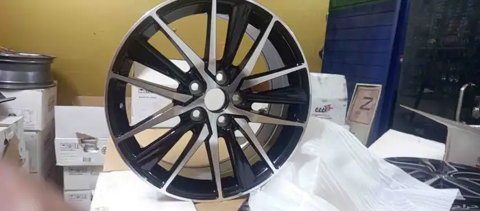 جنوط كامري 2025 صيني درجه اوله رسمة الوكاله مقاس 18 0