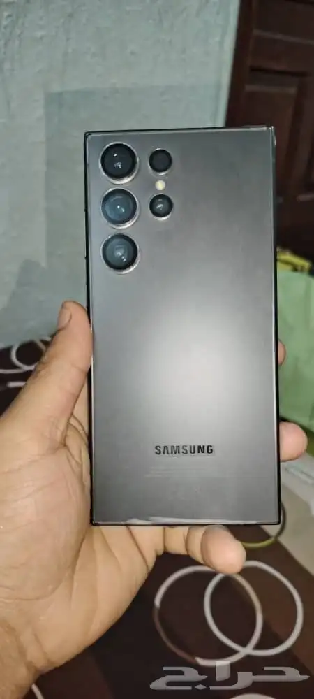 هاتفamsung Galaxy S24 Ultra بذاكرة 512 جيجابايت يأتي مع مو 2