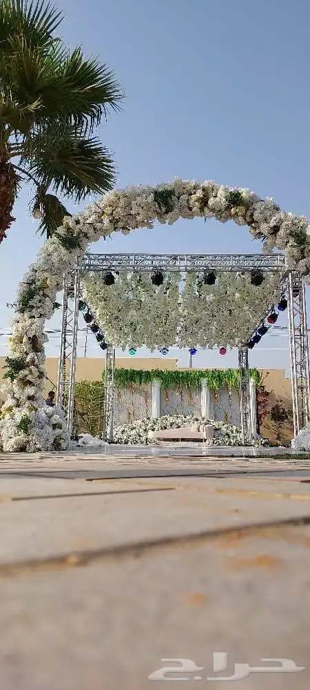 تنظيم حفلات وفتتحات تاجير شاشات مسارح استيج خشب استيج زجاج 7