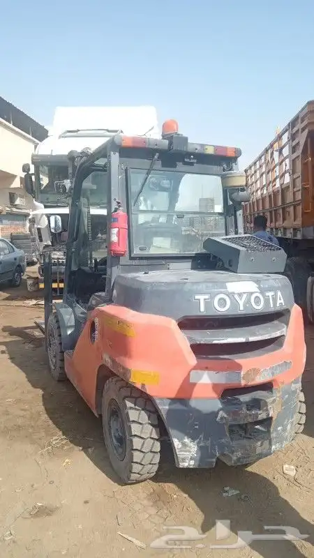 رافعات شوكيه ديزل عدد 3 اثنين 4طن واحده 3طن 7