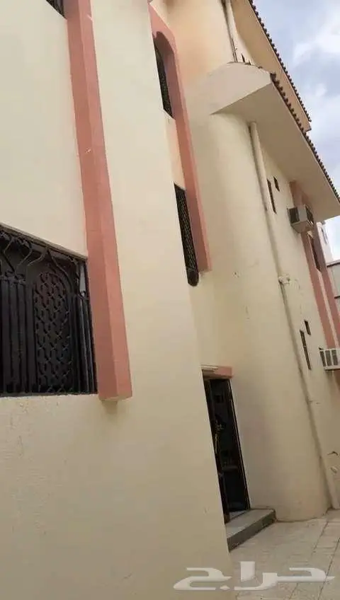 فيلا مميزة   موقع مميز   بناء شخصي بسعر 2 مليون قابل للتفاوض 0