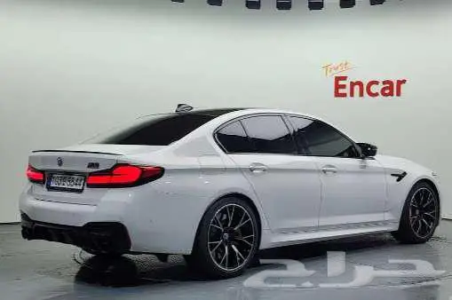 BMW M5 موديل 2023 الميموني للاستيراد بكوريا 3