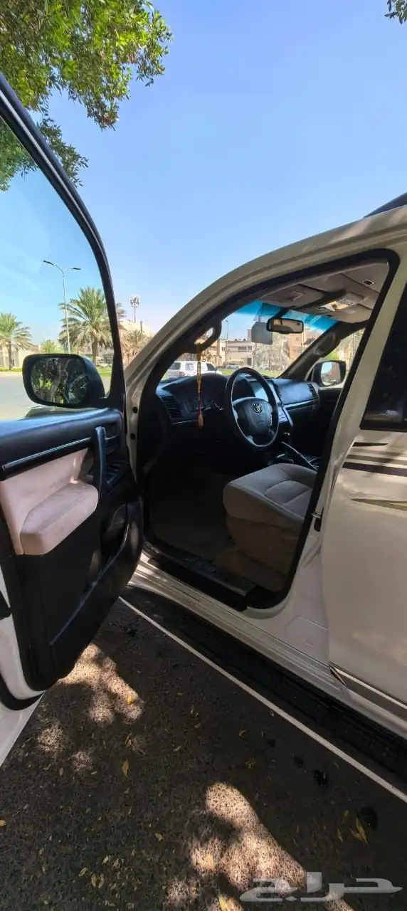 لندكروز موديل 2010 15