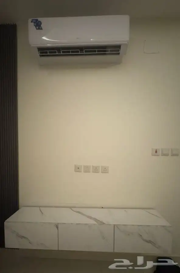 طاولة تلفزيون للبيع 1