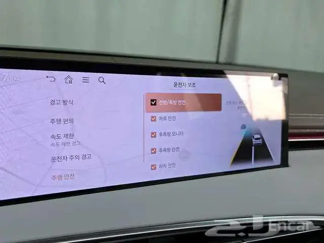 جينسيس GV70 2025 14