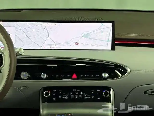 جينسيس GV70 2025 8