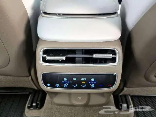 جينسيس GV70 2025 17