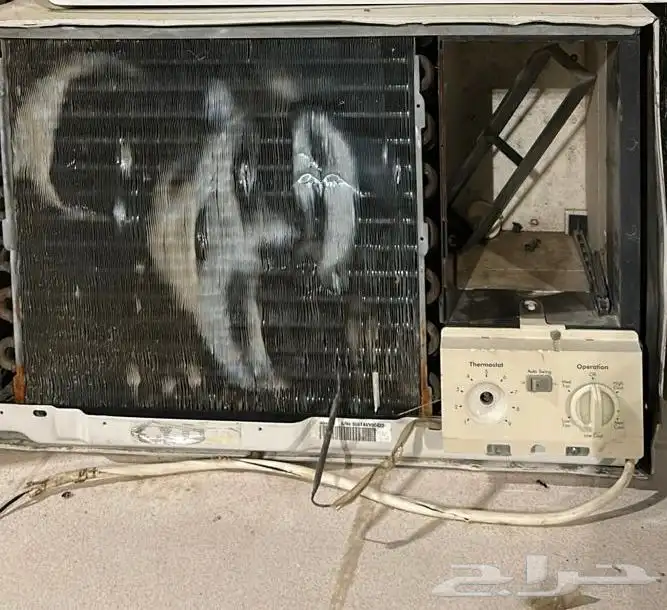 للبيع ثلاجة وطاولة 5