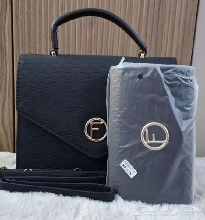 شنطه ماركة فندي 0