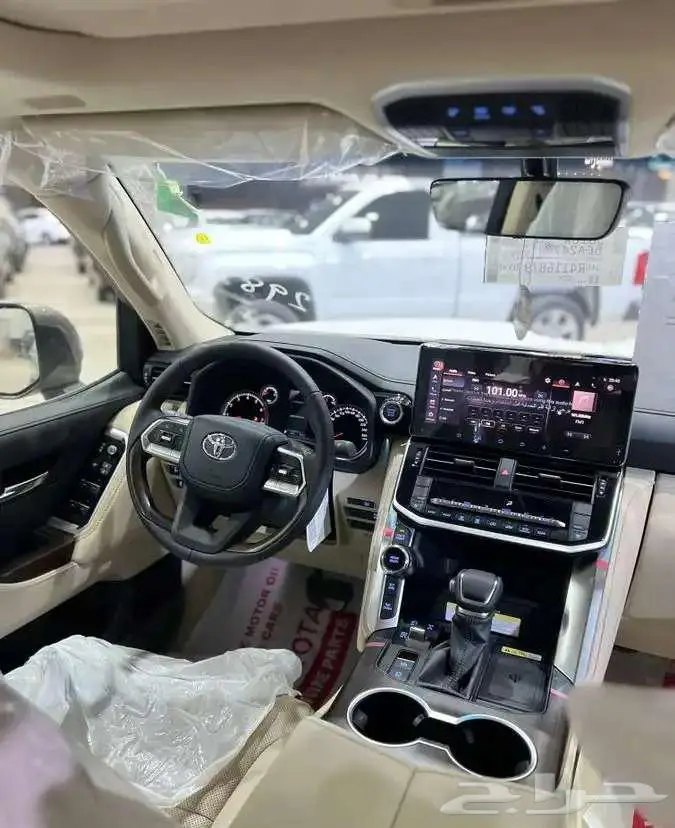 تويوتا لاندكروزر GXR3 بنزين 2025 اصفار 9