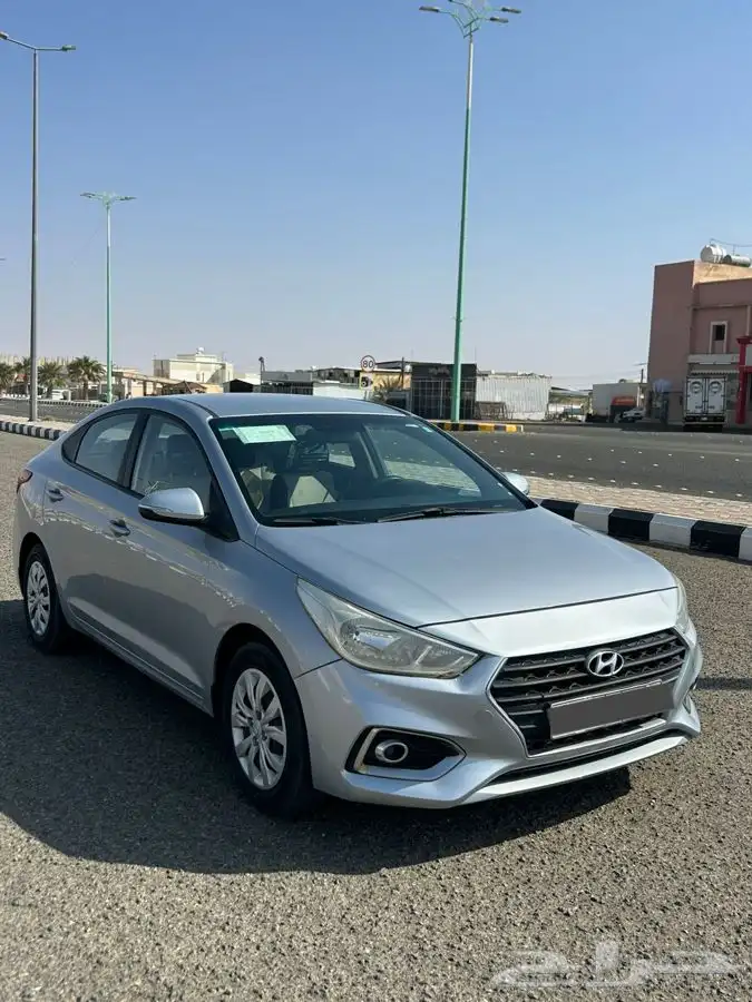 للبيع اكسنت 2020 2